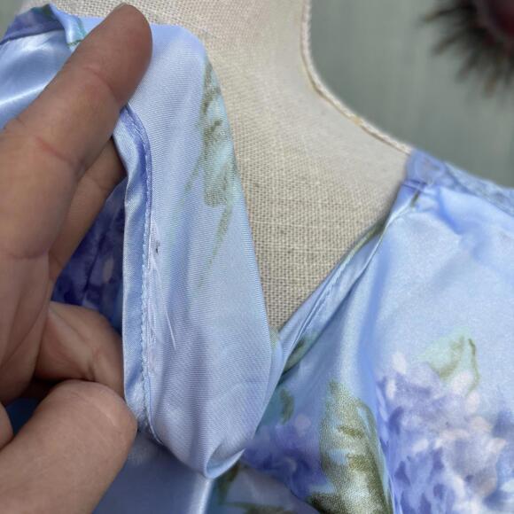 Vtg 90s Satin lace floral nightgown - Picture 5 of 5